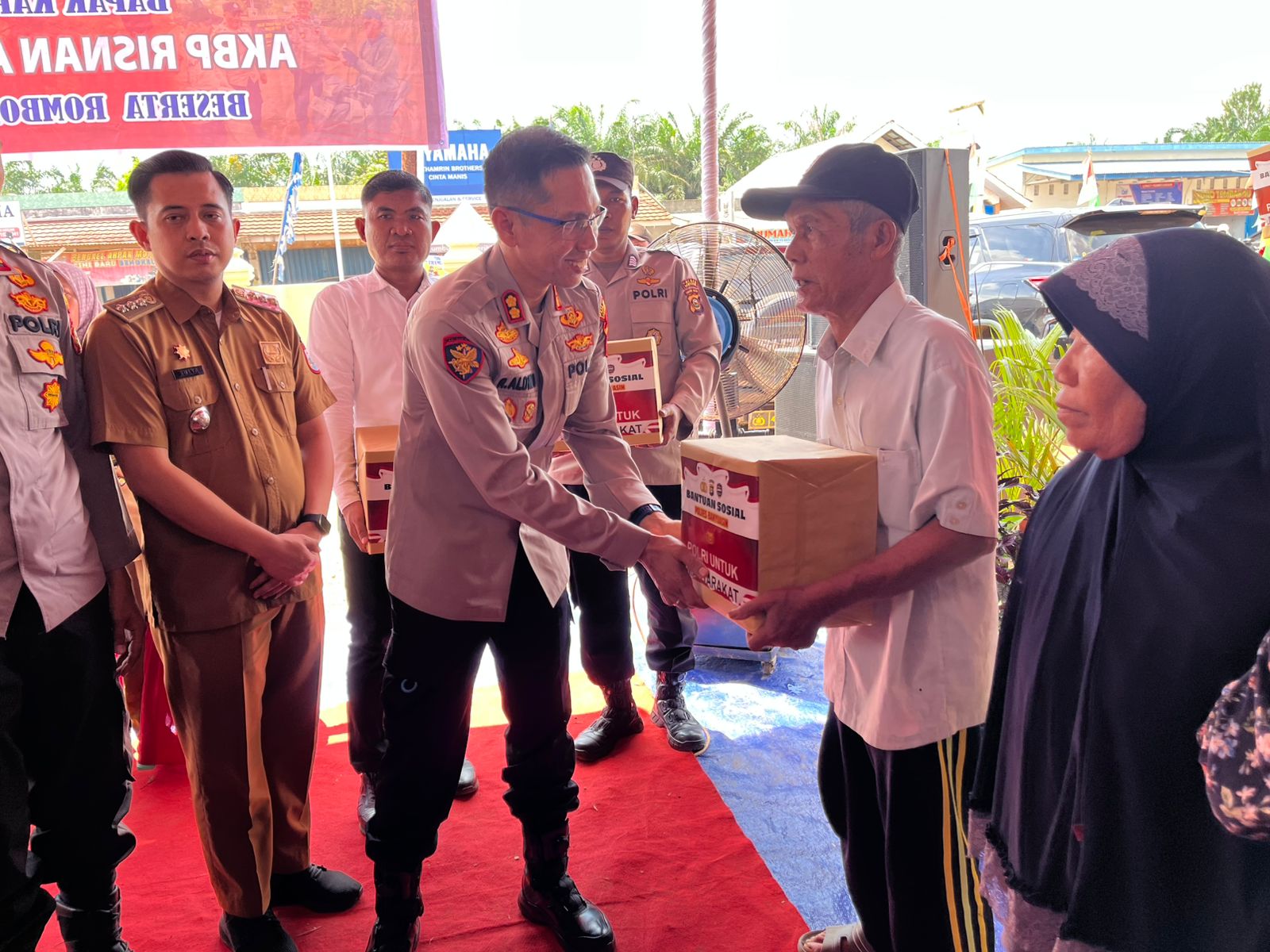 Polres Banyuasin Berikan Bantuan Di Air Kumbang
